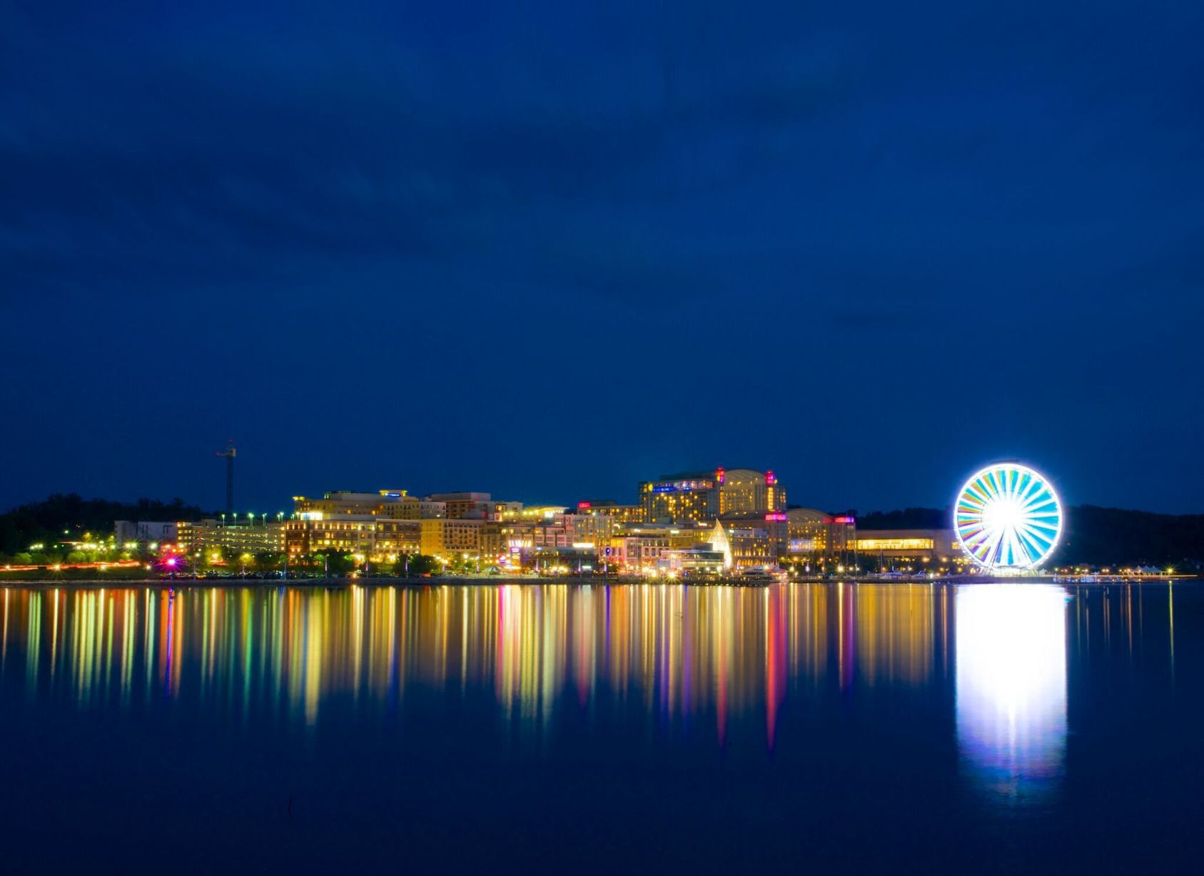 Observation wheel under construction at Union Station will be like this one